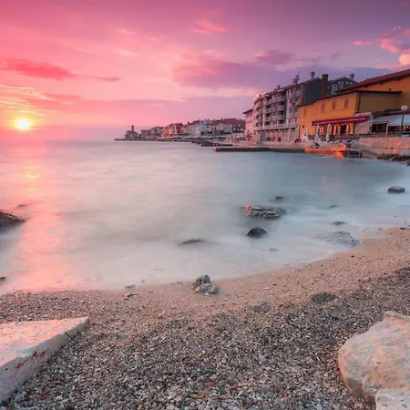 Apartma Sunrise Apartment *